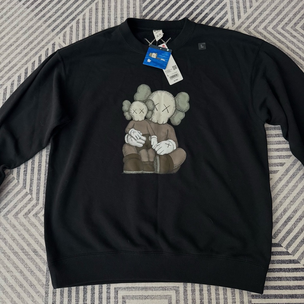 Kaws X Uniqlo UT Black Sweatshirt Long Sleeve SIZE L
